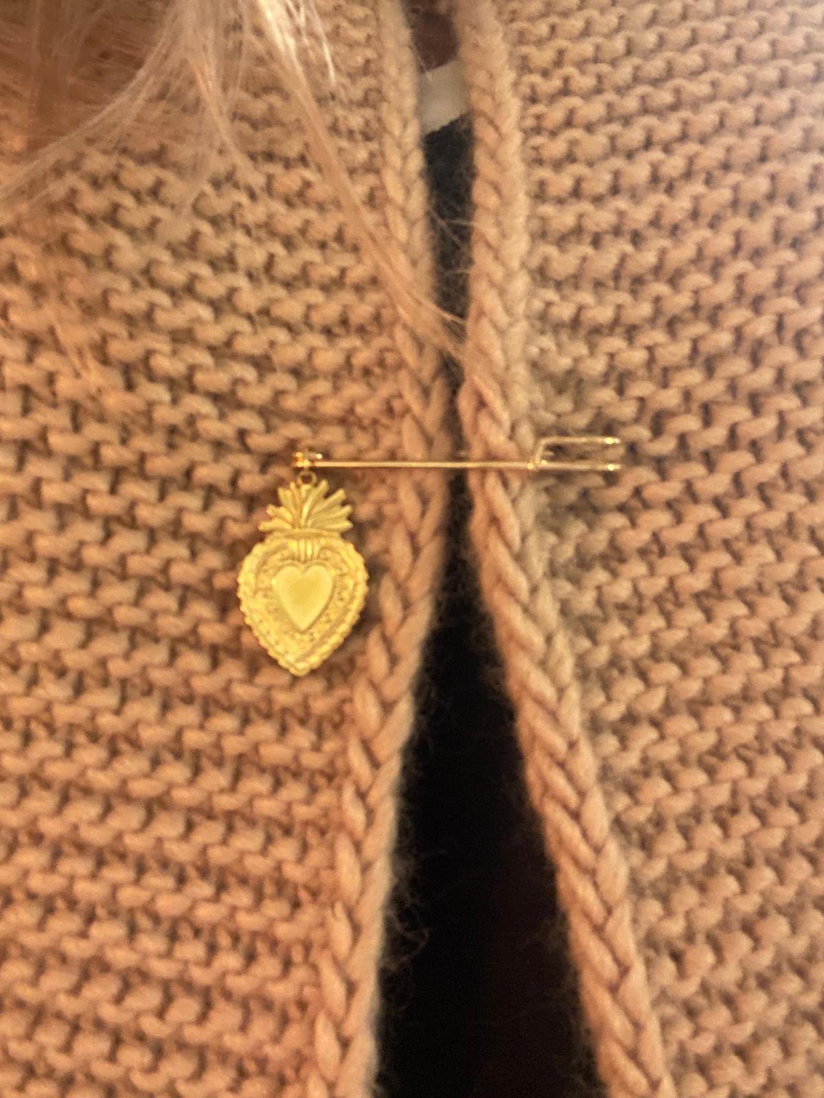 Broche épingle "Coeur sacré" - & + de plaisirs