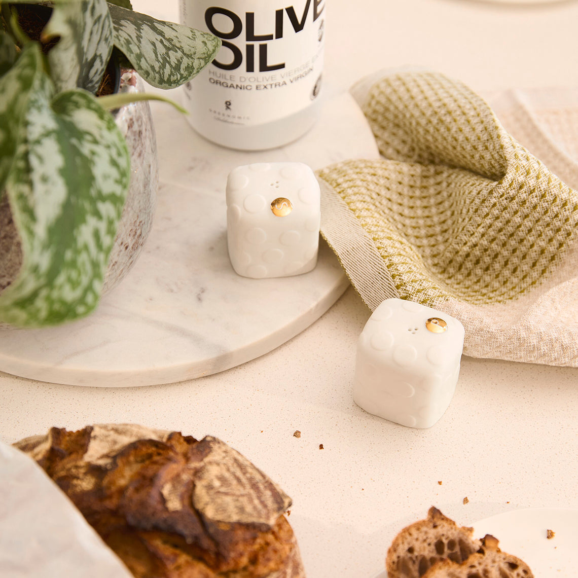 Salière et Poivrière - Cube à pois blanc et or - Räder